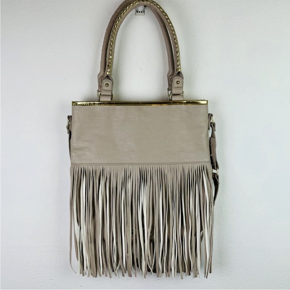 Steve Madden Tan Crossbody Fringed Tote Bag Snap Closure Adjustable Strap - Picture 1 of 8